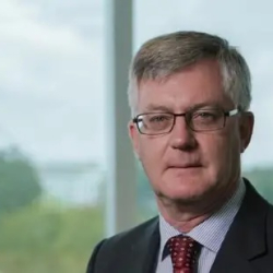 Gần nửa di dân thường trú Úc làm việc không đúng chuyên môn: Cựu Thư ký Ngân khố cảnh báo "lãng phí khổng lồ"