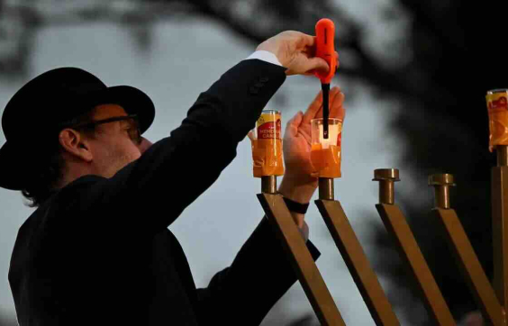 Giữa bóng tối thảm kịch Bondi cùng tìm hiểu về Hanukkah - Lễ hội Ánh sáng của người Do Thái